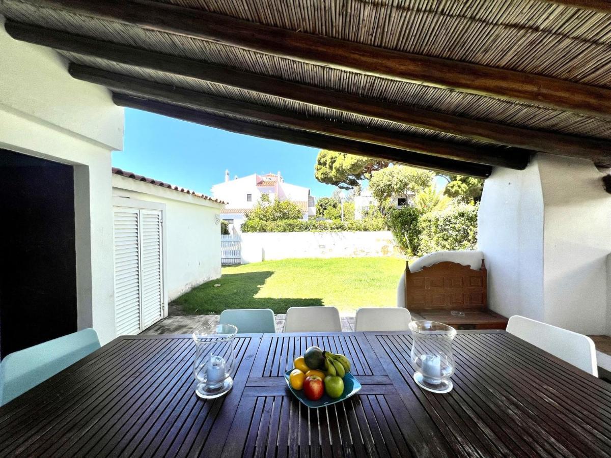 Villa Traditional With Pool By Homing